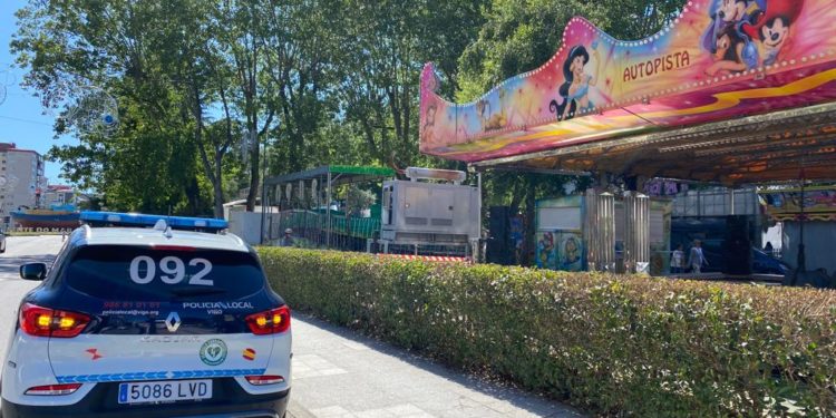 Tres detenidos, uno de ellos herido, en una pelea con machetes en el montaje de las fiestas de Coia