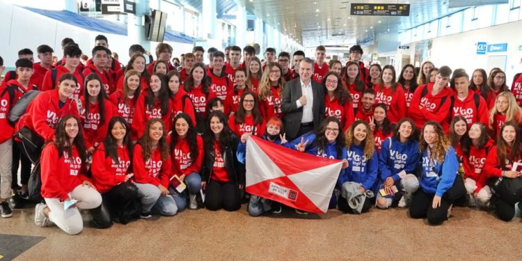 Parte hacia Reino Unido la generación a la que la pandemia intentó dejar sin ‘Vigo en inglés’