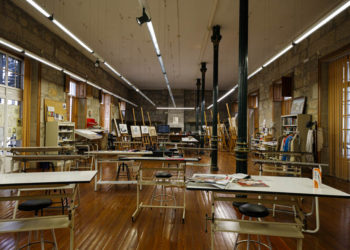 El bum de la EMAO tras Domingo Villar: hasta un grupo de mossos pide conocer el escenario del libro