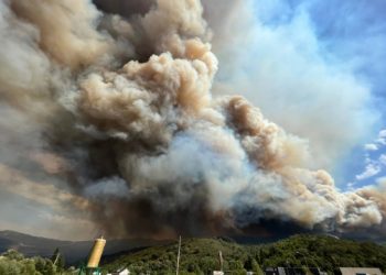 Casas quemadas, AVE suspendido y más de 13.500 hectáreas quemadas en Galicia