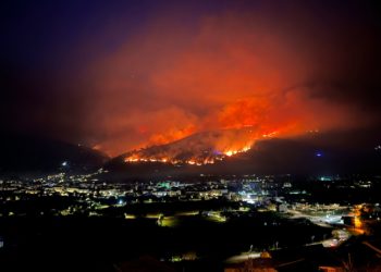 Casas quemadas, AVE suspendido y más de 13.500 hectáreas quemadas en Galicia