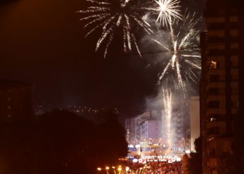 Así brilló la tirada de fuegos artificiales de las fiestas de Coia en el cielo de Vigo