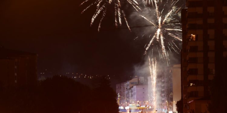 Así brilló la tirada de fuegos artificiales de las fiestas de Coia en el cielo de Vigo