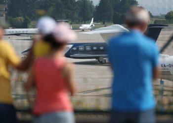 Pasarela de jets privados en el aeropuerto de Vigo