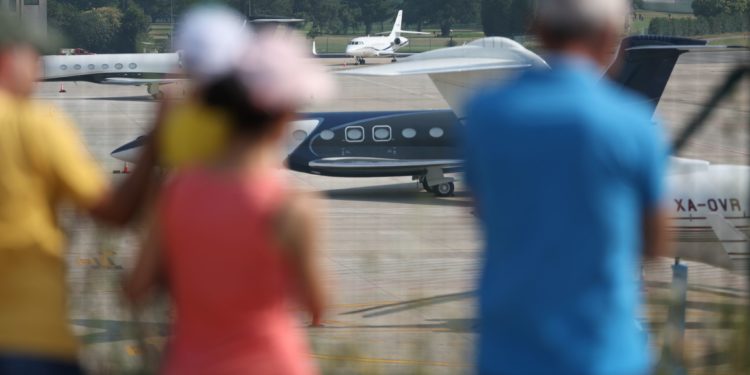 Pasarela de jets privados en el aeropuerto de Vigo