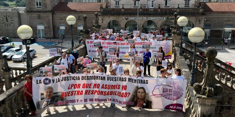 La tragedia del Alvia, nueve años después: «Habrá juicio pero ya nunca habrá justicia»