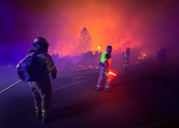 Otro devastador incendio obliga a desalojar a vecinos en Castrelo de Miño y arrasa ya 100 hectáreas