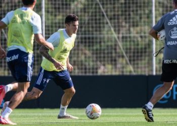 Santi Mina vuelve a entrenarse en la ciudad deportiva del Celta