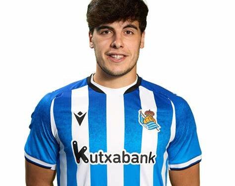 Juan Lobete firma con el Celta hasta el 2026