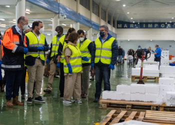 El puerto de Vigo recibe la visita de la ministra de Pesca de Mozambique