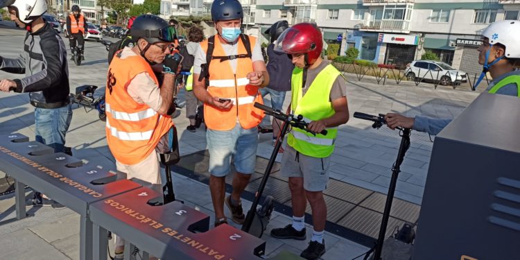 Vialia Vigo habilita el primer punto de carga solar de patinetes eléctricos en Galicia