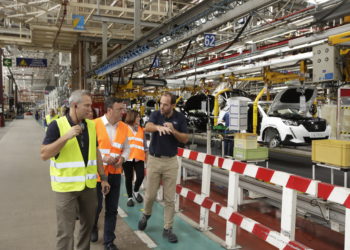 Formoso reclama a Gobierno y Xunta facilitar el trabajo de Stellantis Vigo para garantizar su futuro