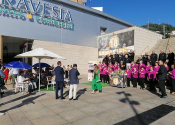 Los abuelos centenarios reciben un merecido homenaje en el Centro Comercial Travesía