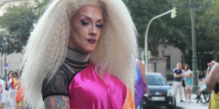 Orgullo LGTBI+ 2022: Miles de personas combaten el odio con el amor por bandera en Vigo