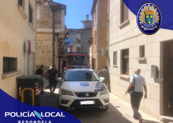 Cinco familias desalojadas por un incendio en un inmueble