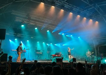 Iván Ferreiro cumple el sueño de su vida: triunfo en Nigrán («Turnedo» incluido) y en su playa