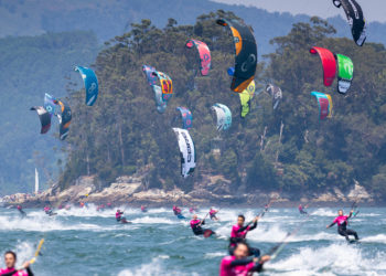 San Simón premia los saltos y trucos más espectaculares del KiteFest