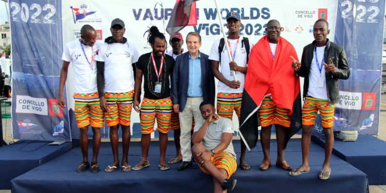 El Mundial de Vaurien vuelve a Vigo mil días después con récord y “La Marsellesa” a capella
