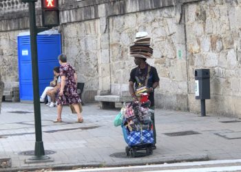 Para proteger la cabeza