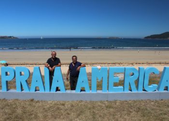 Un «megapunto selfie» desde Praia América con una imagen icónica: Nigrán, Monteferro, Baiona, Estelas…