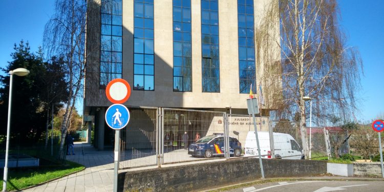 Condenan a tres años y medio de cárcel a dos empresarios por vender una sustancia cancerígena en Vigo