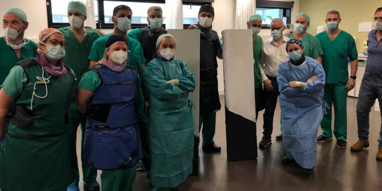 Vigo implanta, por primera vez en España, válvulas tricúspide en el corazón a través de catéter