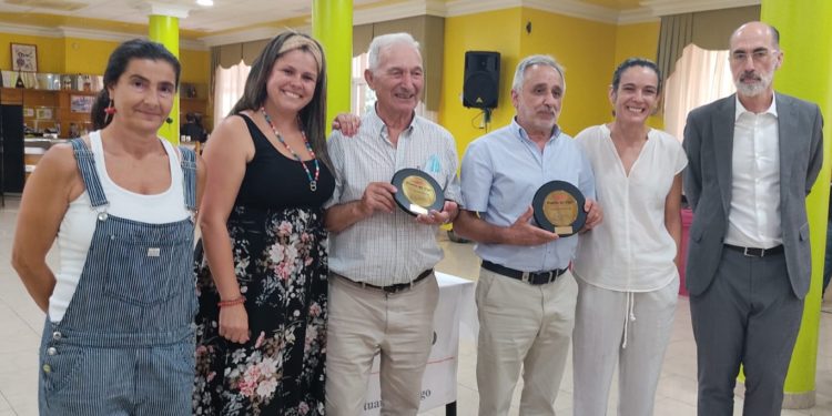 El Puerto de Vigo rinde homenaje a varios trabajadores con motivo del Día del Carmen