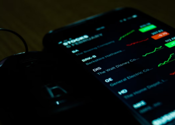 Genera ingresos de forma automática, pero con cabeza: así es el trading social