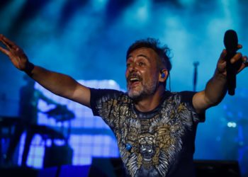 El secreto del magnetismo de Love of Lesbian para desencadenar el entusiasmo de 20.000 fans en Vigo