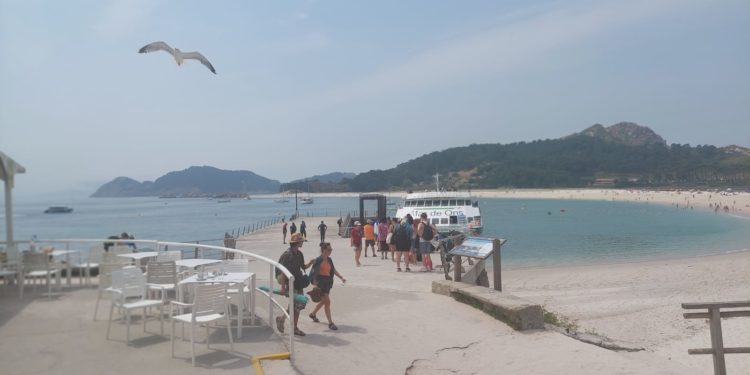 El éxito de las Cíes continúa este verano con un julio casi completo