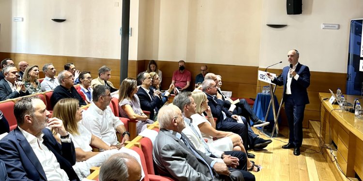 La Zona Franca de Vigo y el Círculo reúnen al empresariado de Ourense en la CEO