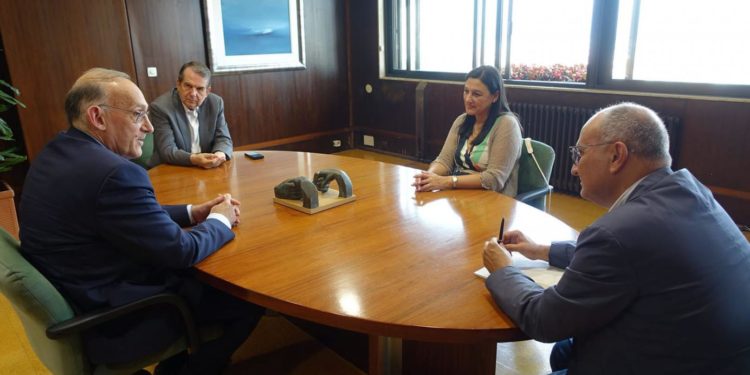 A UVigo e o Concello abordan a posible cesión do edificio Siemens na ETEA