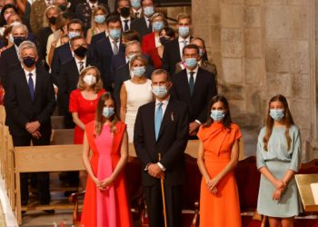 El rey apela ante el Apóstol al «carácter» y la «afouteza» de España para salir adelante