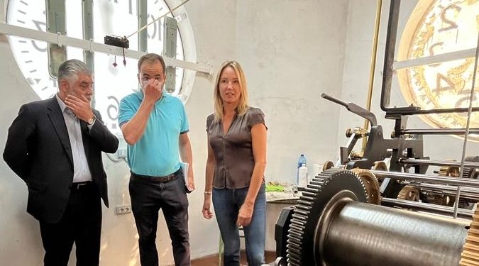 El instituto Santa Irene ya marca las horas: se pone en marcha el histórico reloj de Vigo
