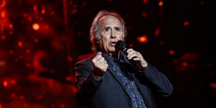 Las últimas palabras de Serrat para Vigo y la actuación sorpresa de un concierto que pasará a la historia