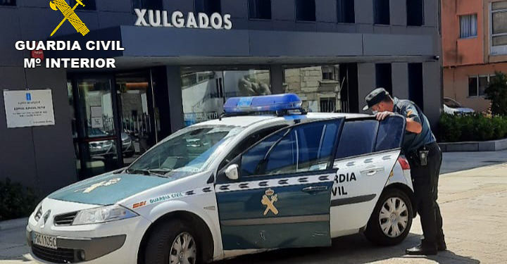 La Guardia Civil desactiva dos puntos de venta de drogas en dos casas de A Guarda