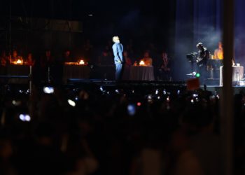 Conmoción en Vigo ante C. Tangana y los grandes ídolos de la canción convocados por sorpresa en un concierto para la historia