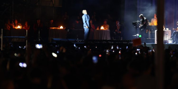 Conmoción en Vigo ante C. Tangana y los grandes ídolos de la canción convocados por sorpresa en un concierto para la historia