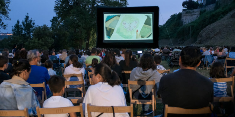 Cine de verano para toda la familia este viernes en el paseo fluvial de Tui