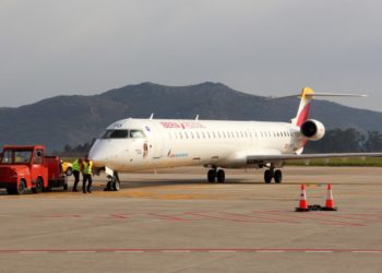 Caballero descarta a Ryanair para los nuevos vuelos internacionales en Peinador