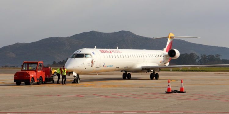 Caballero descarta a Ryanair para los nuevos vuelos internacionales en Peinador