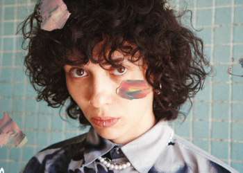 Alice Wonder programa un concierto acústico e íntimo en Vigo de la mano de ‘Acustiquísimos’