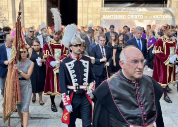 Devoción por el Cristo de la Victoria en Vigo: estreno de Porta do Sol y encuentro Caballero-Rueda