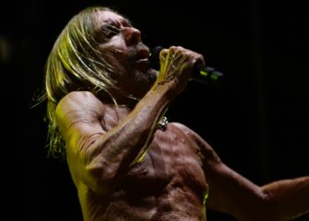 Iggy Pop desnuda su lado salvaje y hace historia en Vigo