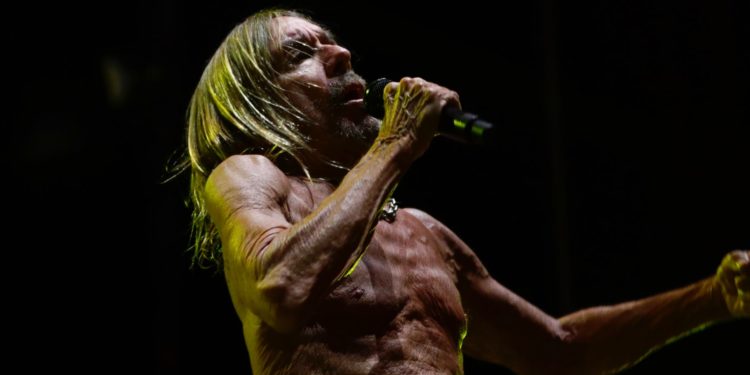 Iggy Pop desnuda su lado salvaje y hace historia en Vigo