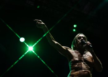 Una antesala a la altura de Iggy Pop, un dinosaurio que bebe cerveza y otras curiosidades del Latitudes