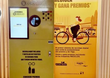 Las máquinas que dan puntos por reciclar llegan al Gran Vía de Vigo