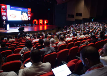 El doctor Tomás Camacho presenta en Colombia una nueva visión del envejecimiento humano