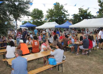 El festival de cerveza artesana de Nigrán arranca con 90 tipos de bebida, foodtrucks, conciertos y juegos