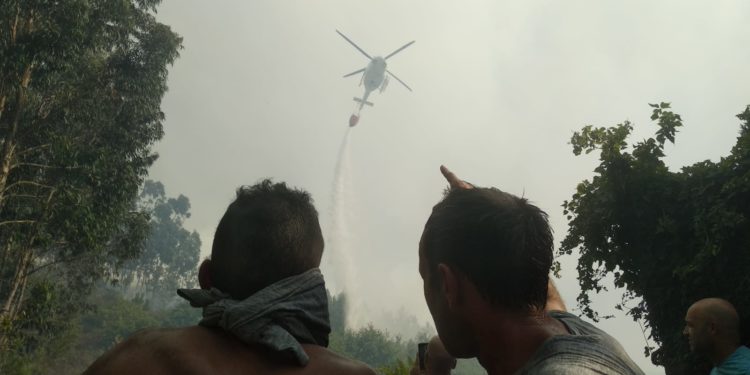 La Xunta declara la situación 2 para los incendios de Moaña  y Ponteareas, por riesgo para viviendas